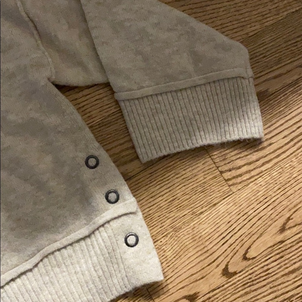 Sweater - Picture 3 of 3